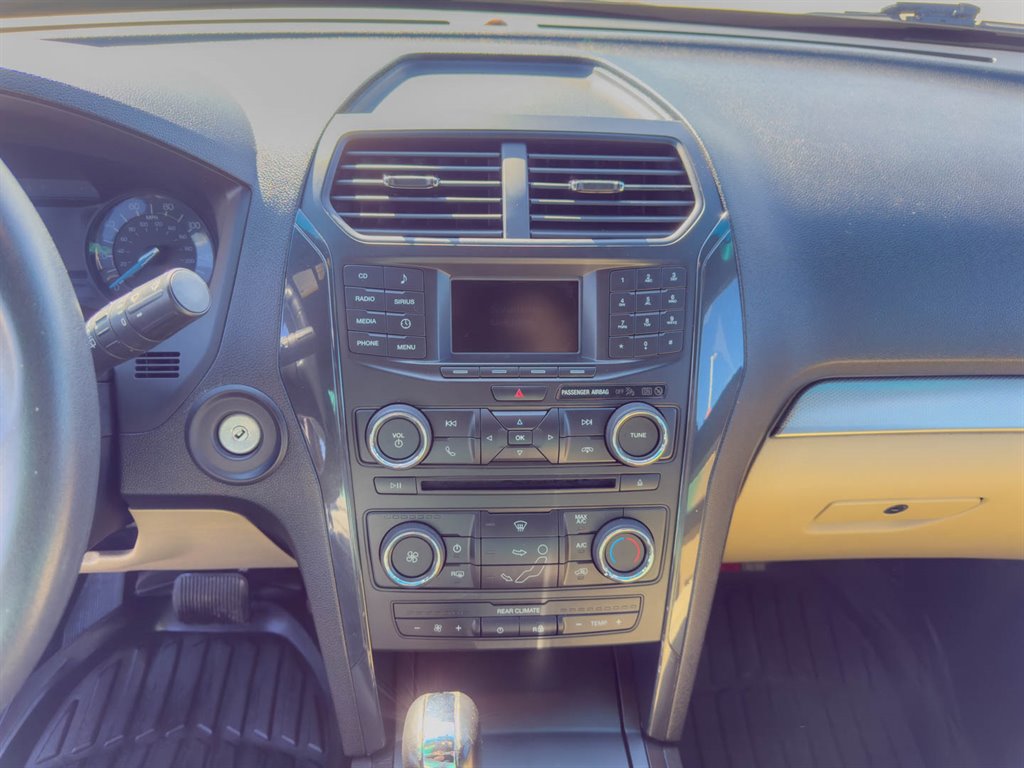 2017 Ford Explorer Base - Photo 17