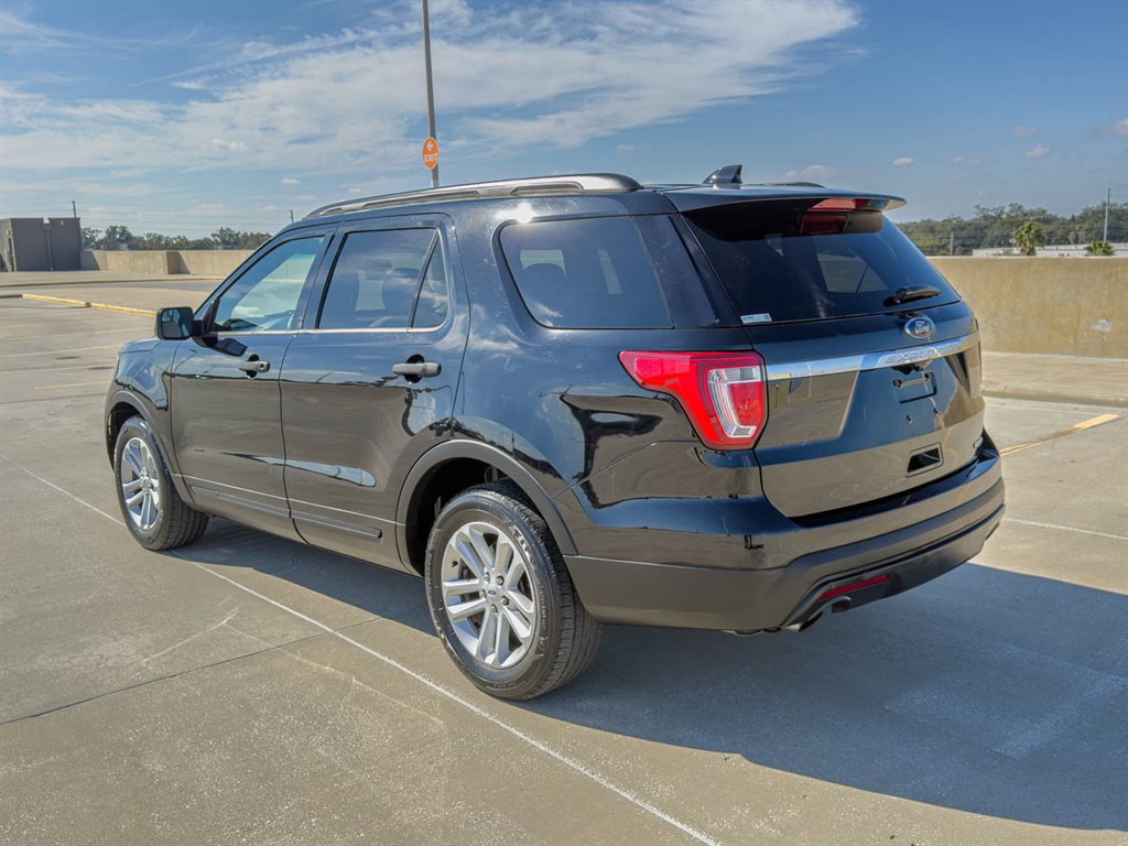 2017 Ford Explorer Base - Photo 11